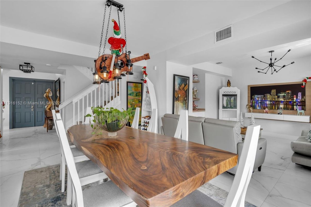 Dining room, Interior, Marble