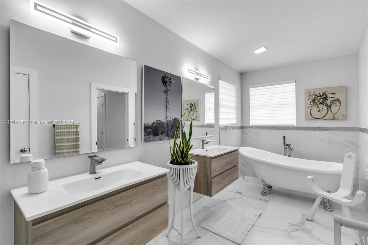 Bathroom, Dual Sink Vanities, Free Standing Baths, Interior, Marble, Recessed Lighting