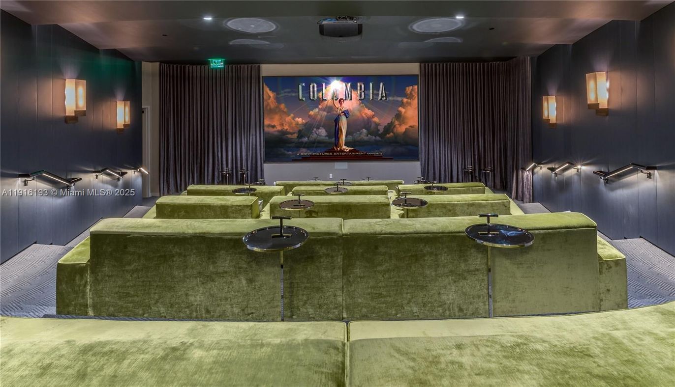 Interior, Projection Screen, Recessed Lighting, Theatre Room