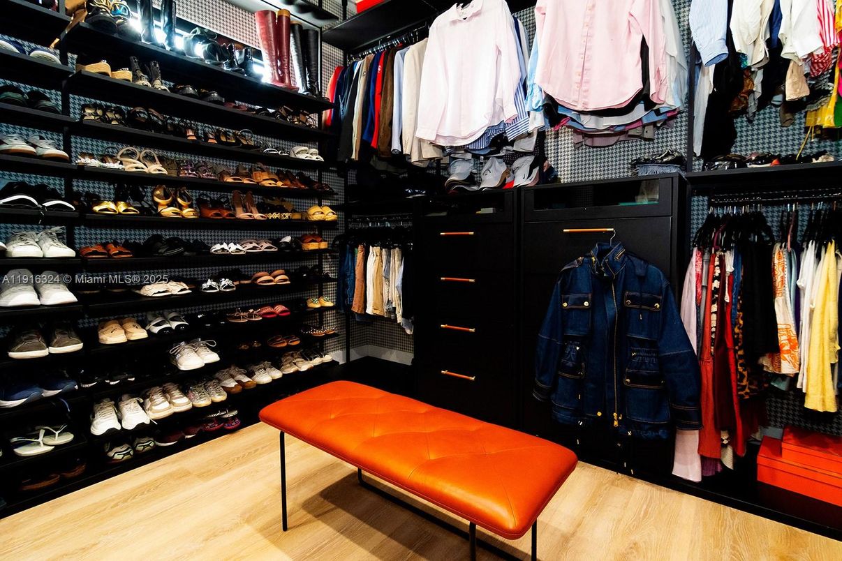 Interior, Walk-in Closets, Wood Texture Flooring