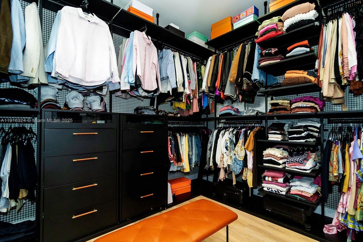 Interior, Walk-in Closets, Wood Texture Flooring