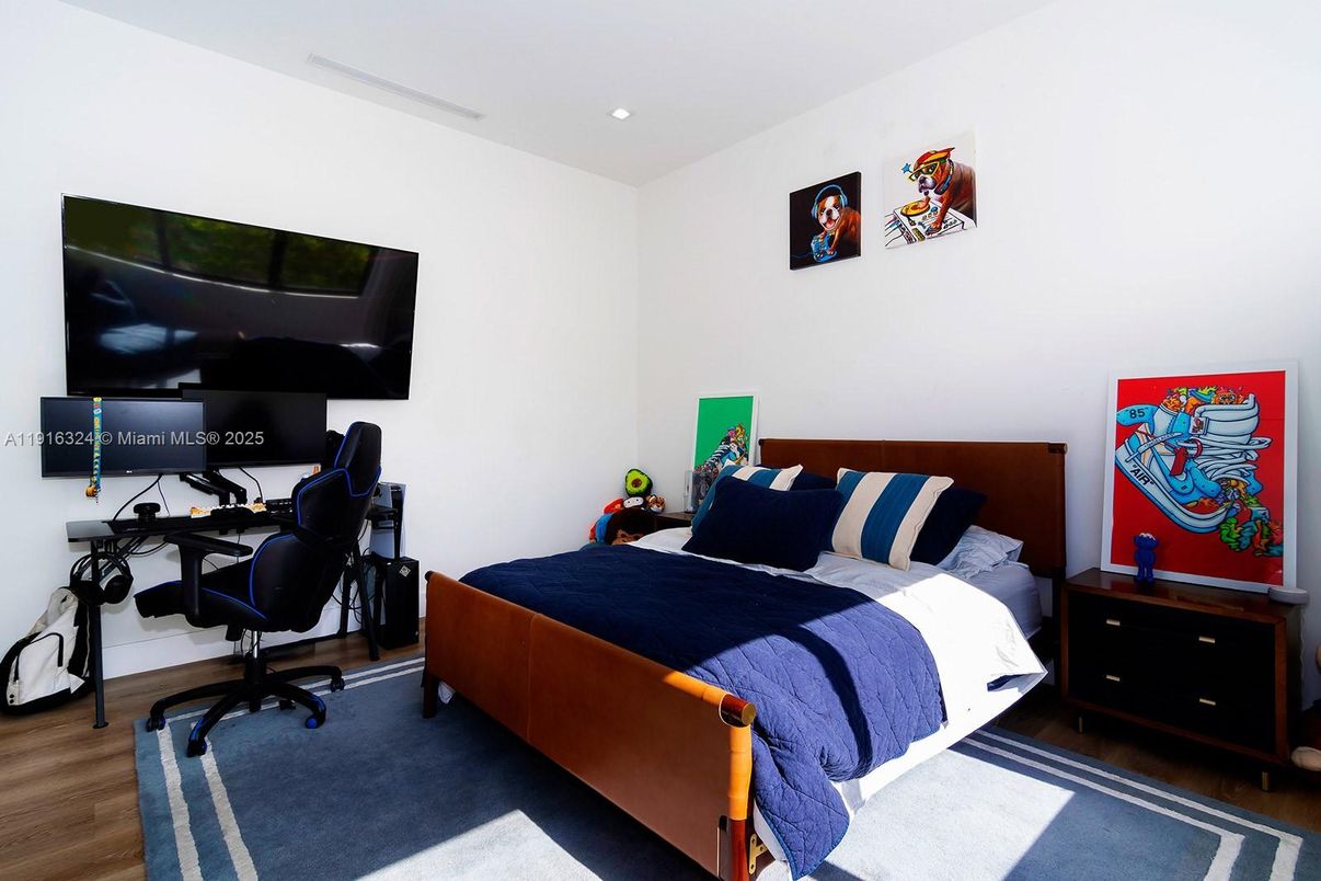 Bedroom, Home Office, Interior, Recessed Lighting, Wood Texture Flooring