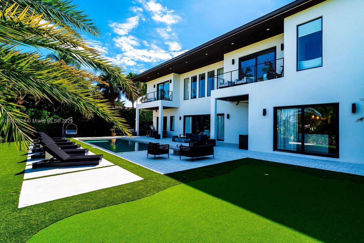 Backyard, Exterior, Pool