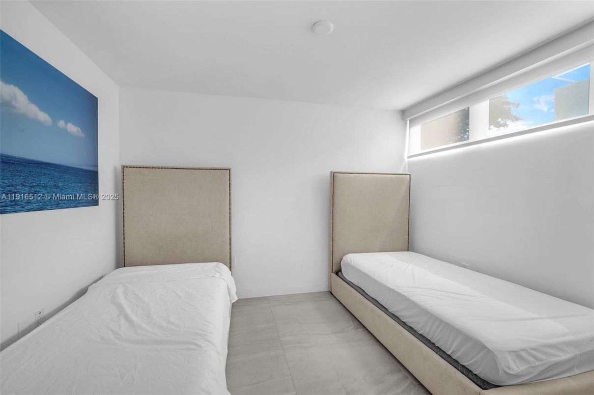 Bedroom, Interior, Water