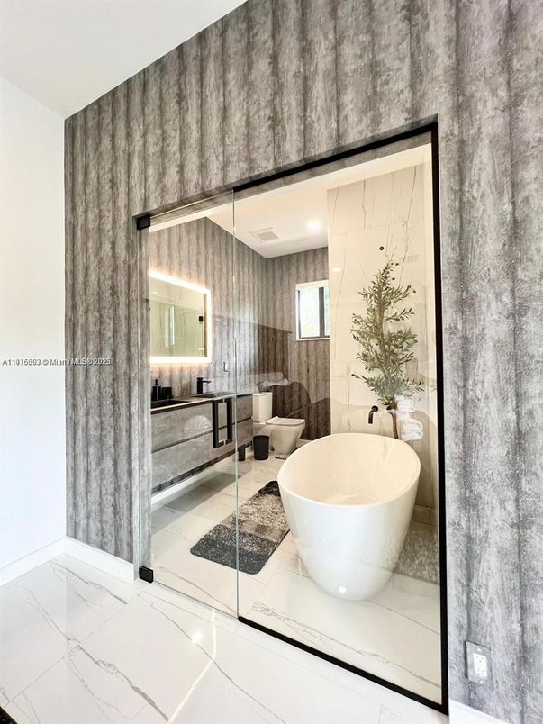 Bathroom, Free Standing Baths, Interior, Marble, Recessed Lighting