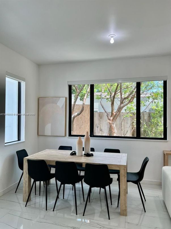 Dining room, Interior, Marble