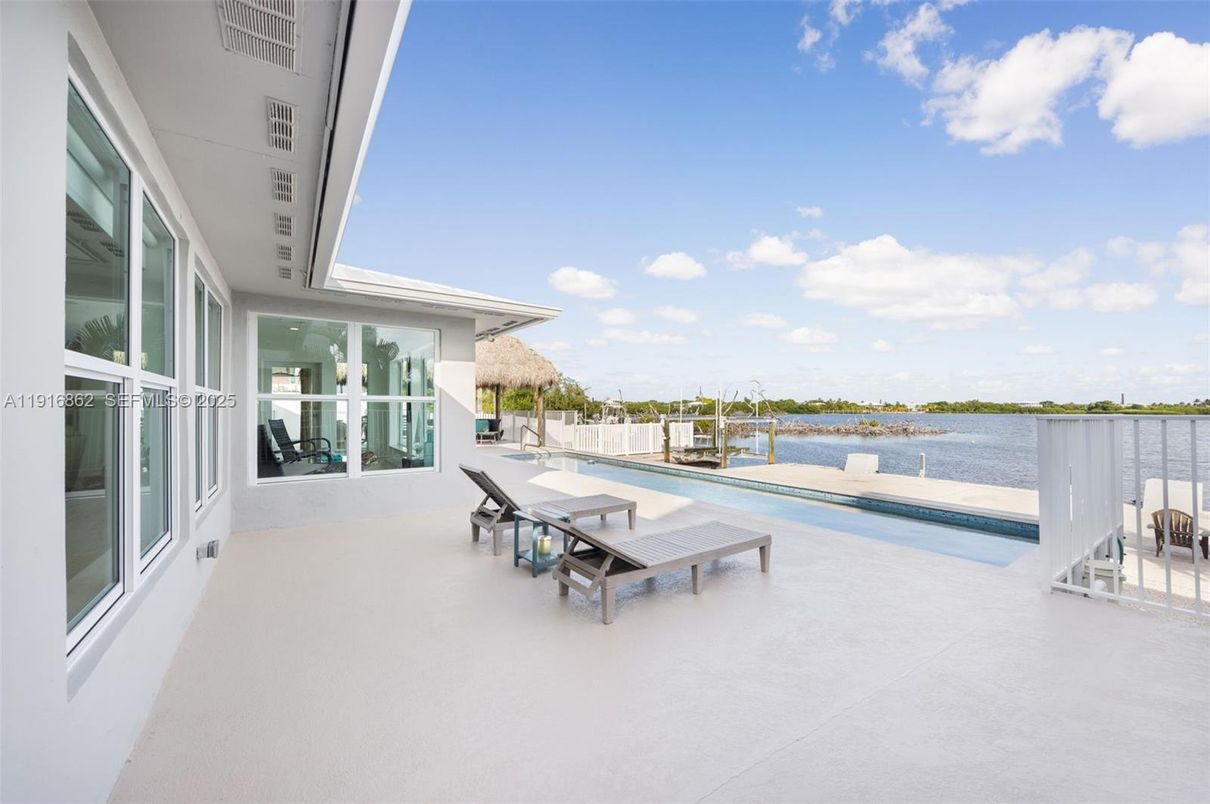 Exterior, Pool, Water