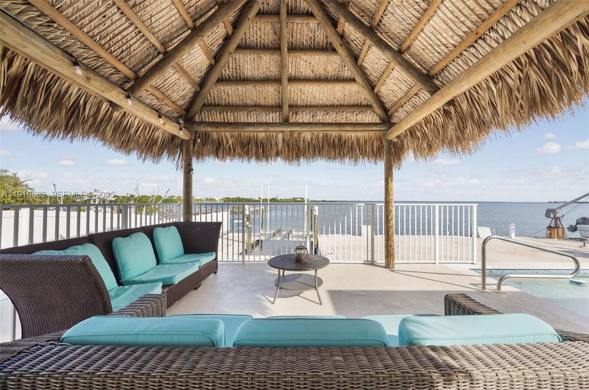 Exterior, Pool, Water