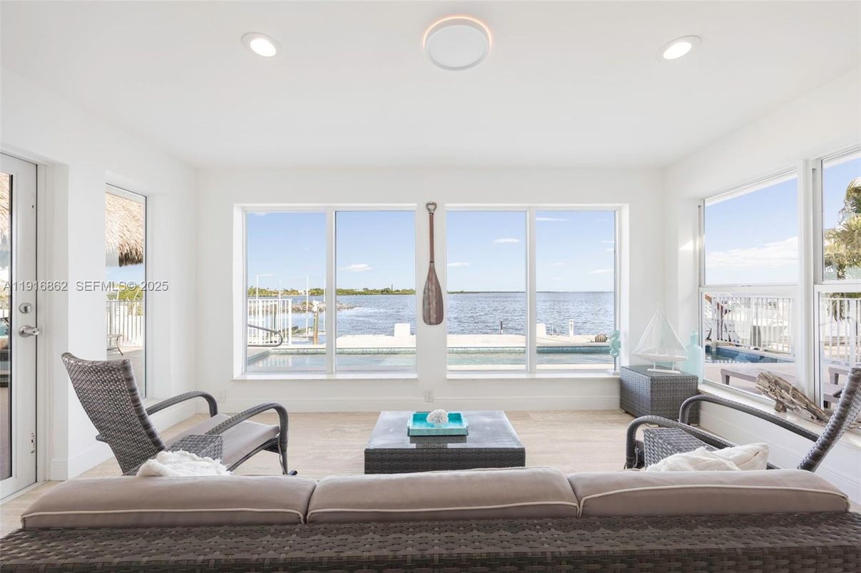 Interior, Living room, Recessed Lighting, Water, Wood Texture Flooring