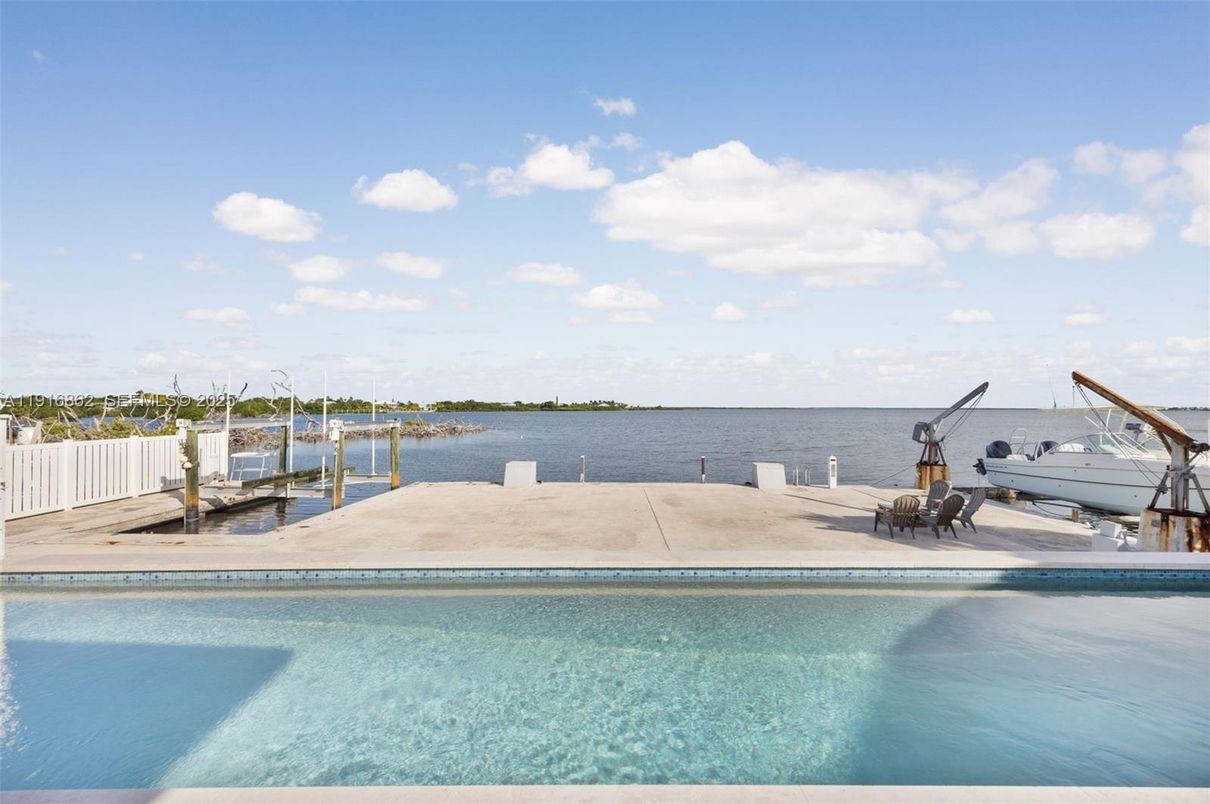 Exterior, Pool, Water