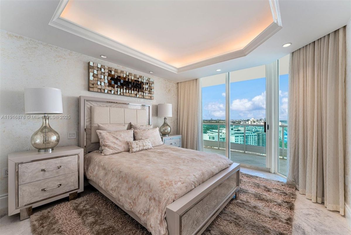 Bedroom, Interior, Recessed Lighting, Water