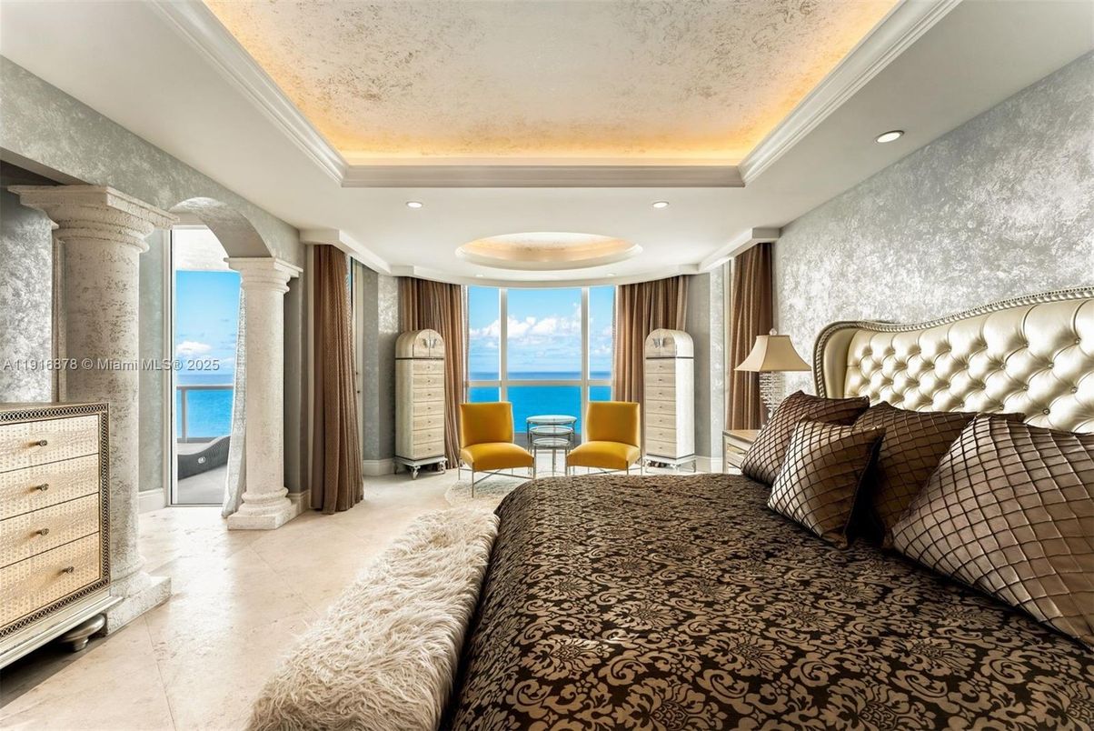 Bedroom, Interior, Recessed Lighting, Water