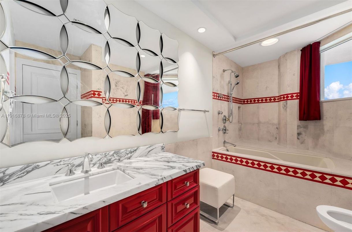 Bathroom, Interior, Recessed Lighting