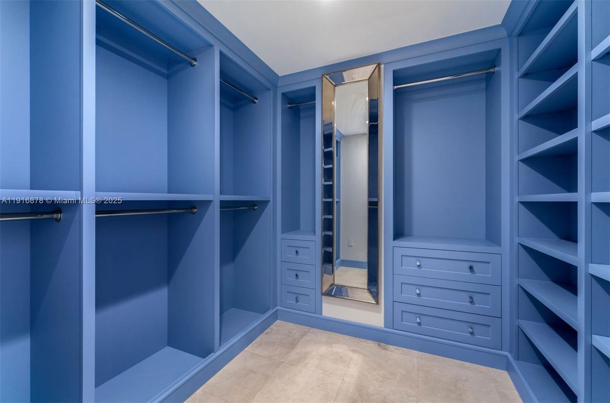 Interior, Walk-in Closets