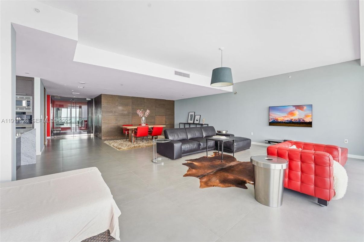 Dining room, Interior, Living room, Pendant Lights, Recessed Lighting