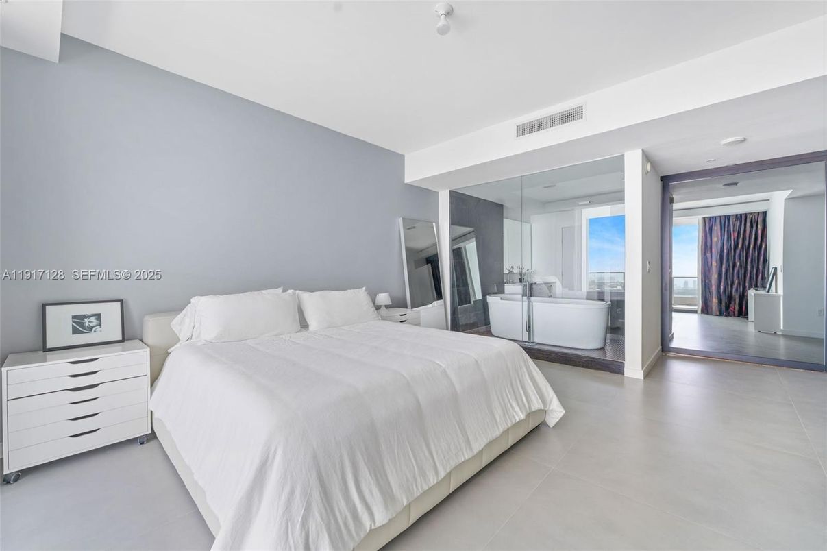 Bedroom, Interior, Recessed Lighting, Water