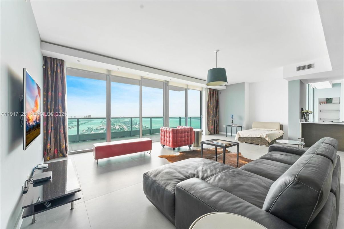 Interior, Living room, Water