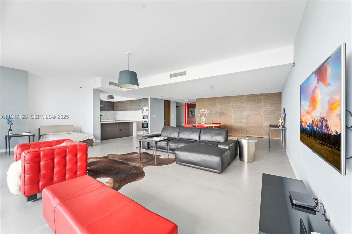 Interior, Kitchen, Living room, Pendant Lights, Recessed Lighting, Stone Walls