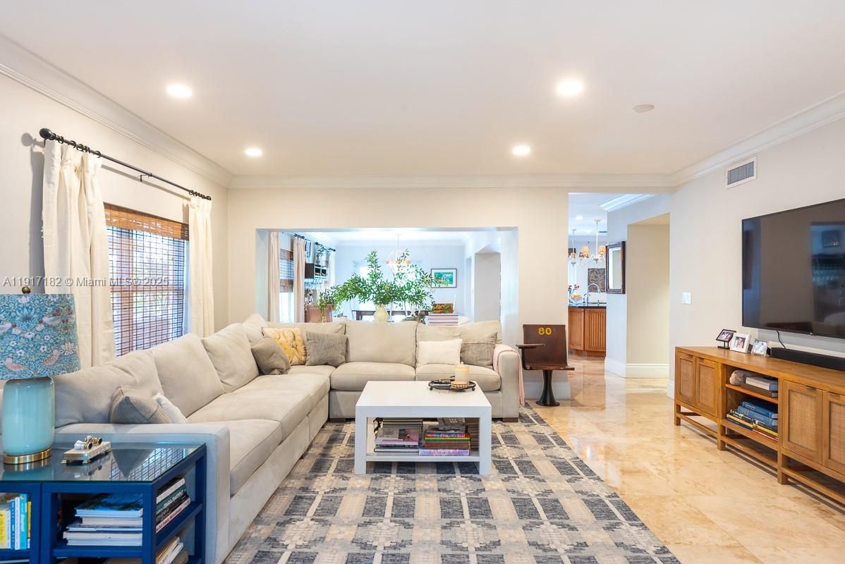 Dining room, Interior, Living room, Recessed Lighting