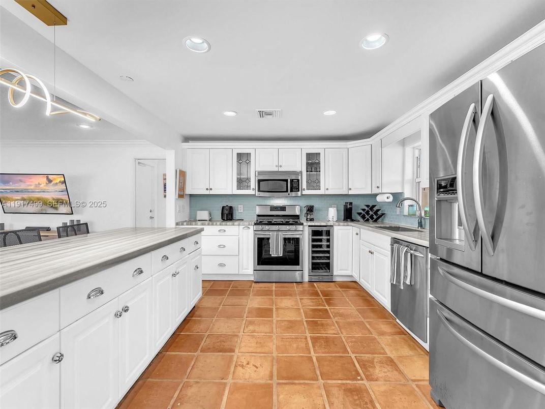 Interior, Kitchen, Pendant Lights, Recessed Lighting, Stainless Steel Appliances