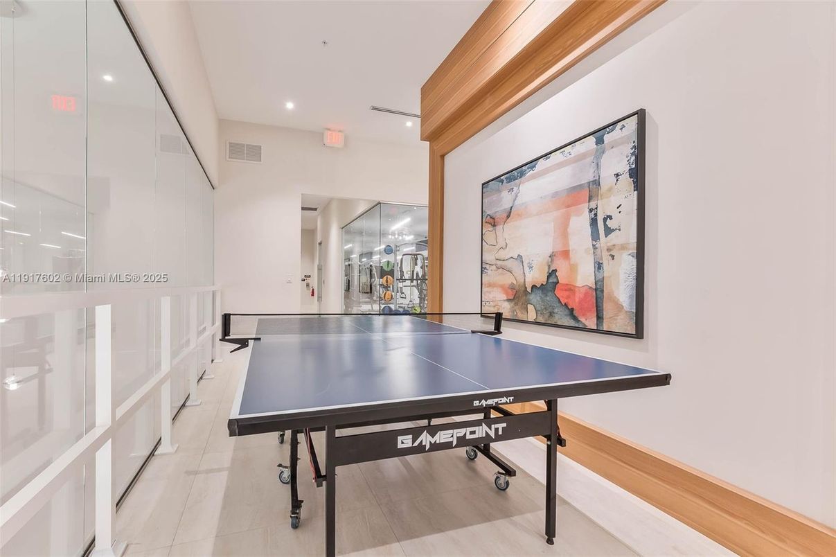 Game Room, Interior, Recessed Lighting