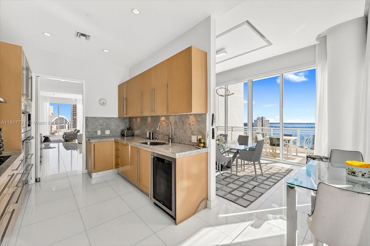 Dining room, Interior, Kitchen, Recessed Lighting, Water