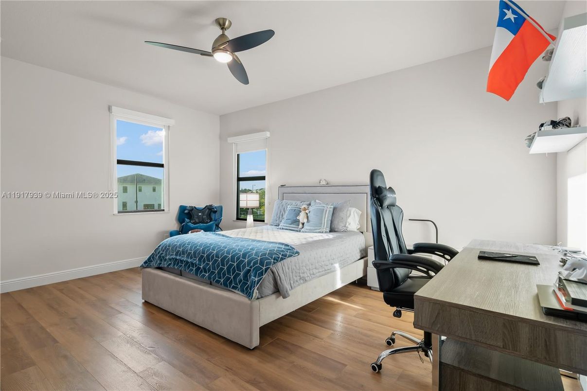 Bedroom, Home Office, Interior, Wood Texture Flooring