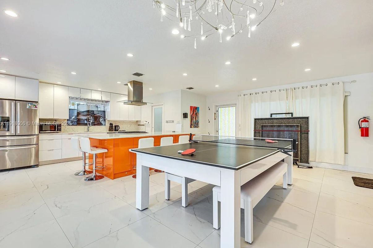 Game Room, Interior, Kitchen, Recessed Lighting