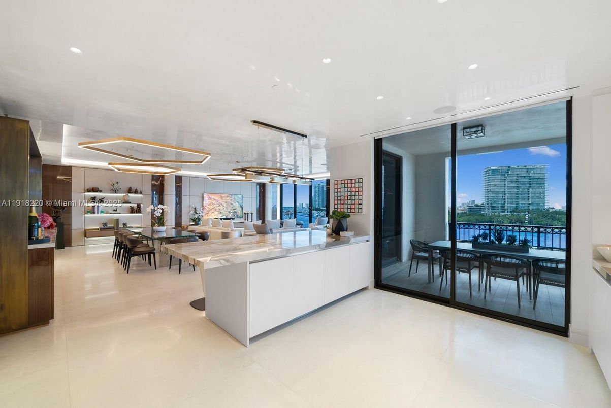 Dining room, Interior, Living room, Pendant Lights, Recessed Lighting