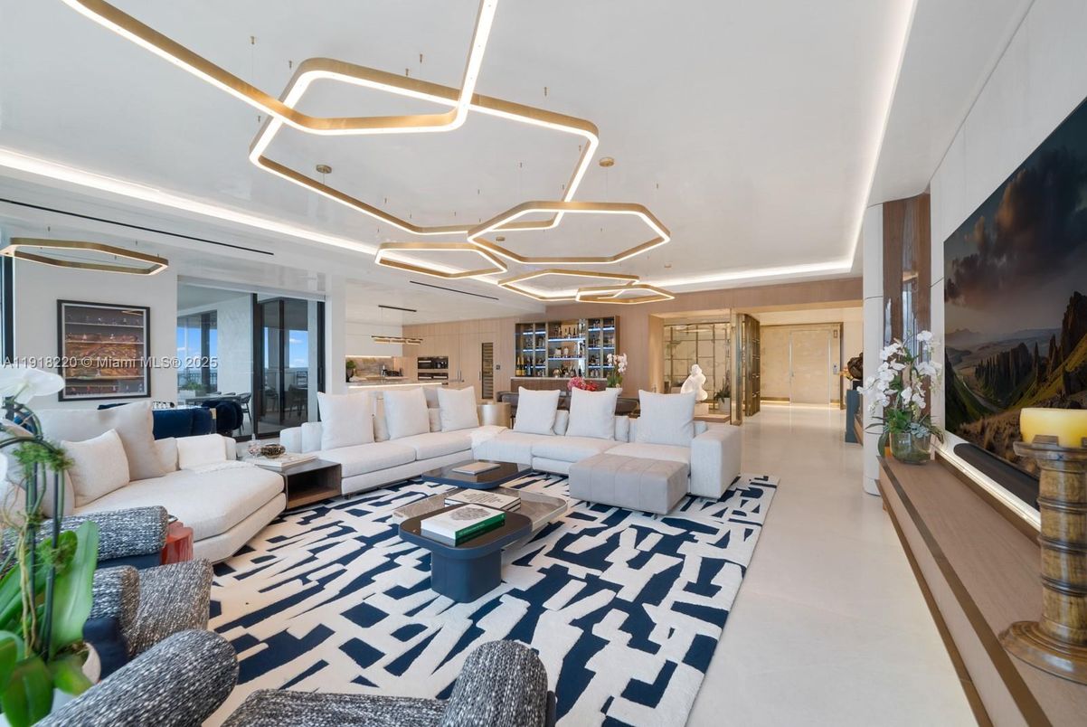 Interior, Living room, Pendant Lights, Recessed Lighting