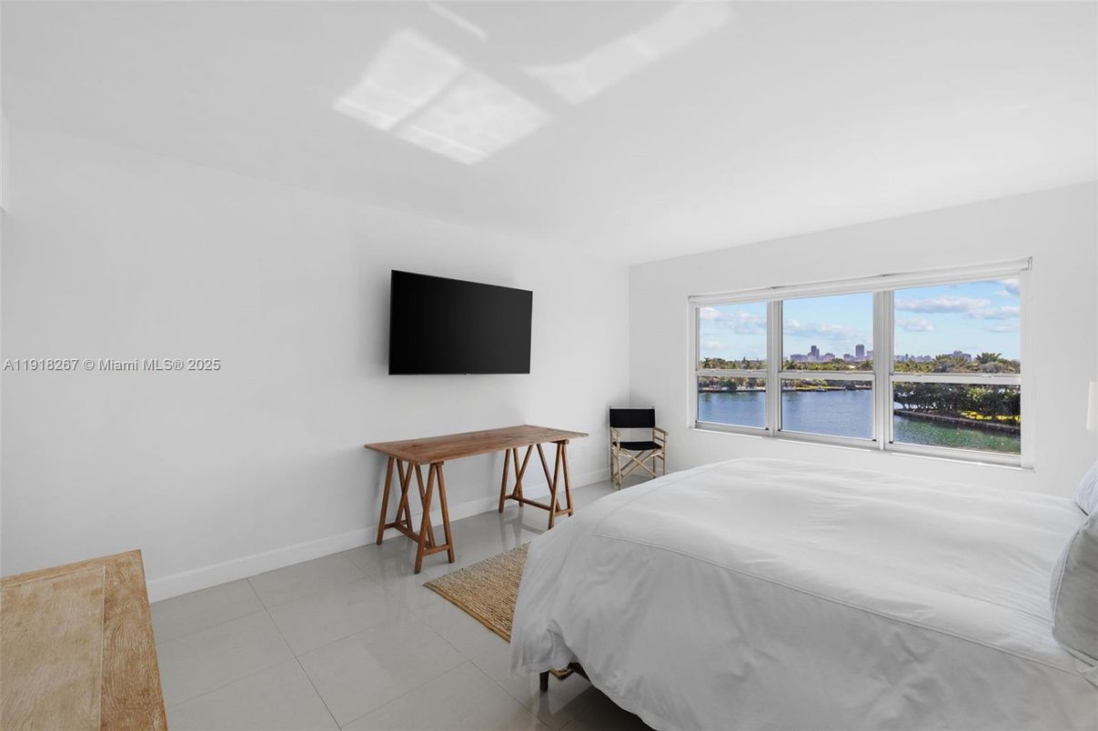 Bedroom, Interior, Water