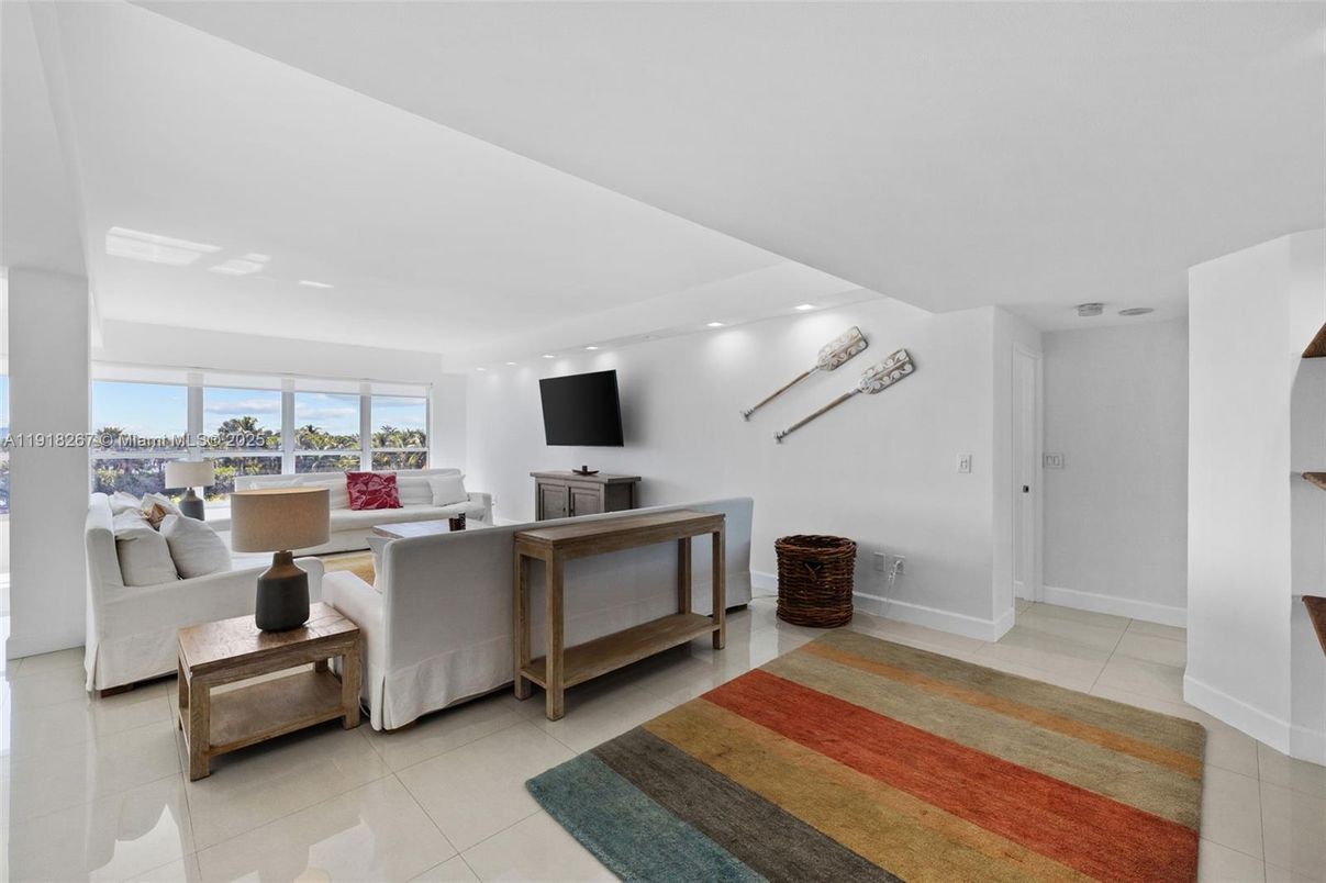 Interior, Living room, Recessed Lighting, Water