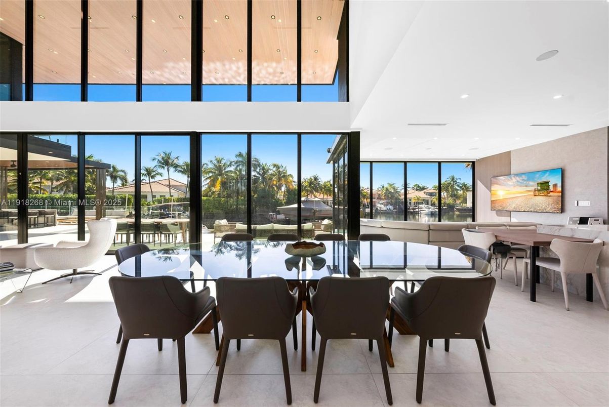 Dining room, Interior, Recessed Lighting, Water