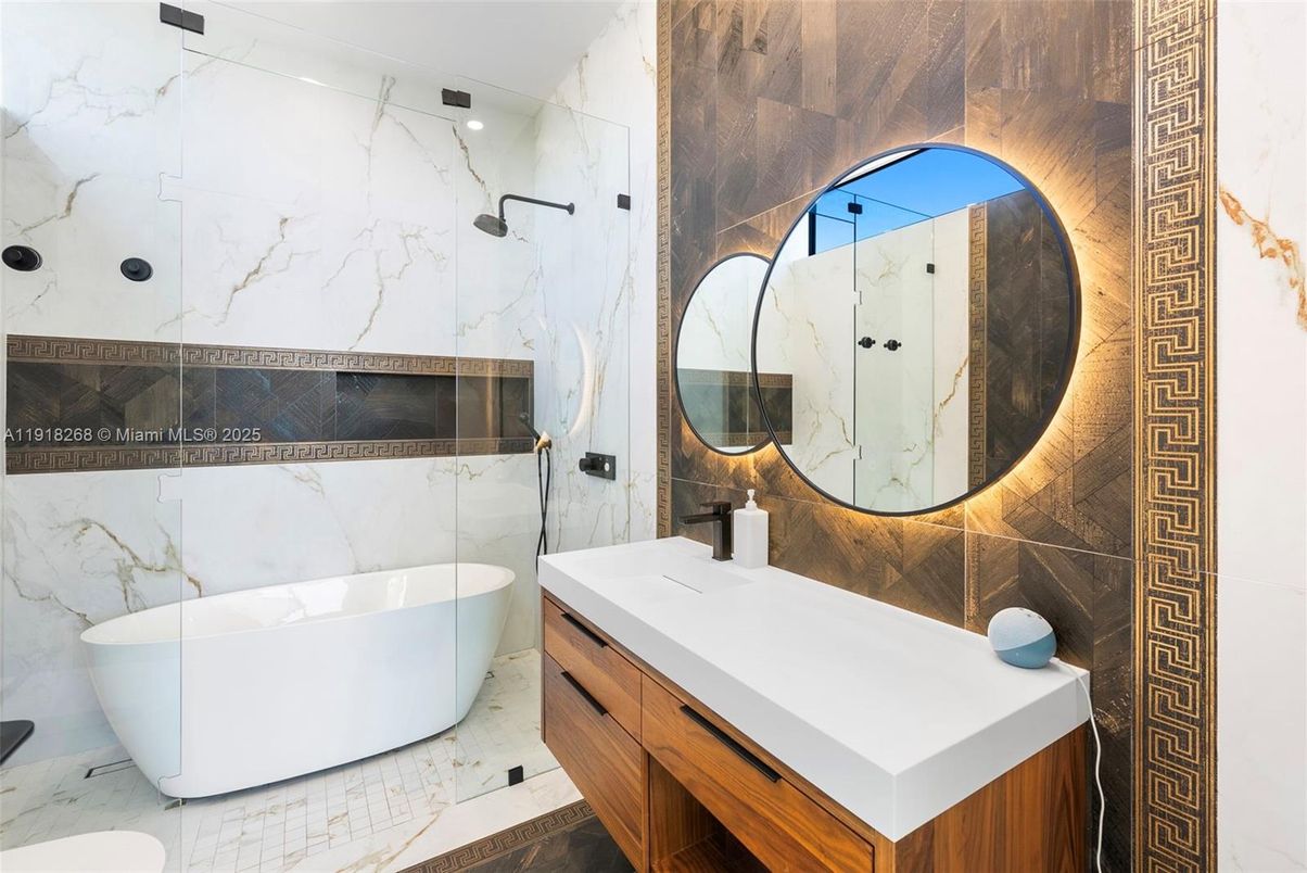 Bathroom, Free Standing Baths, Interior, Marble Walls