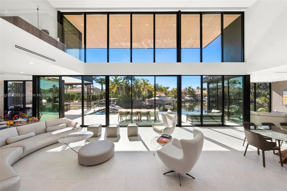 Interior, Living room, Recessed Lighting, Water