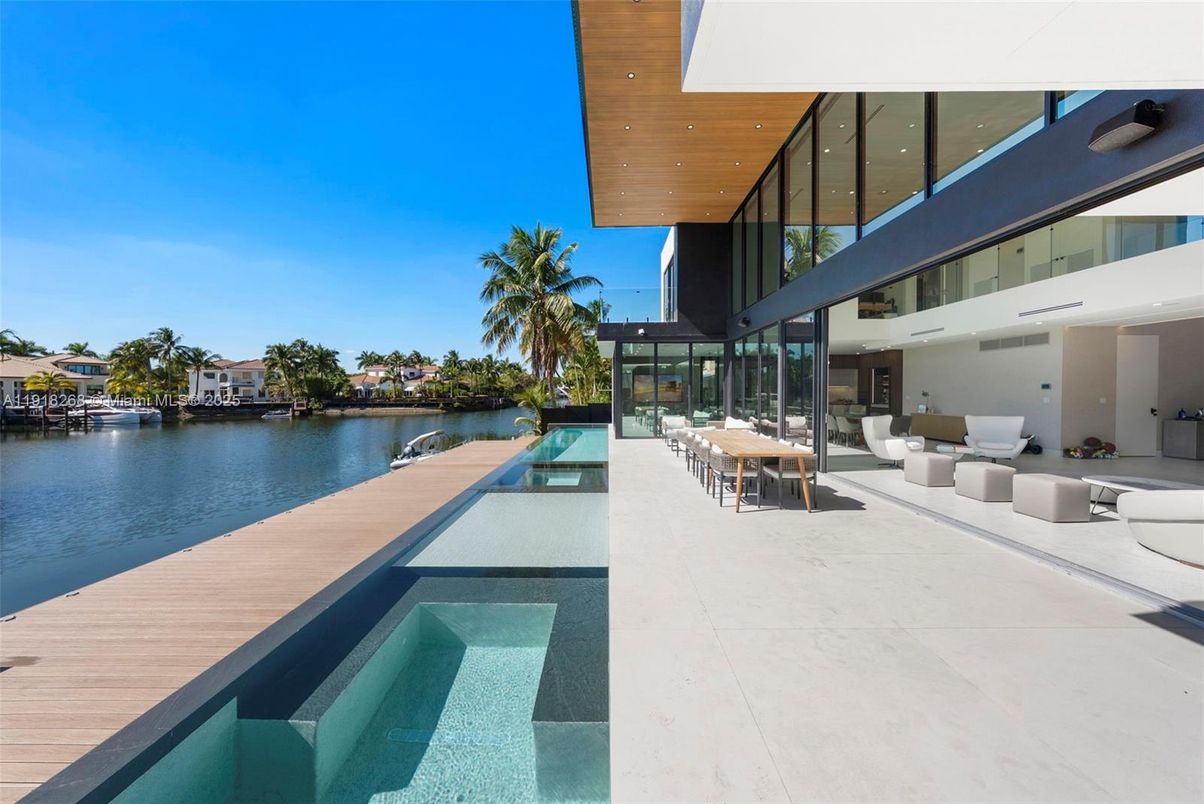 Exterior, Pool, Water