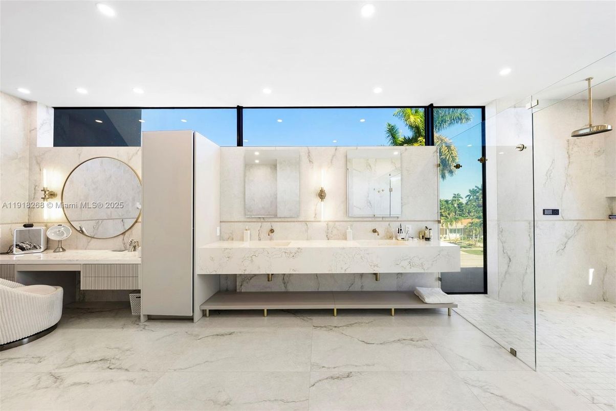 Bathroom, Interior, Marble, Marble Walls, Recessed Lighting