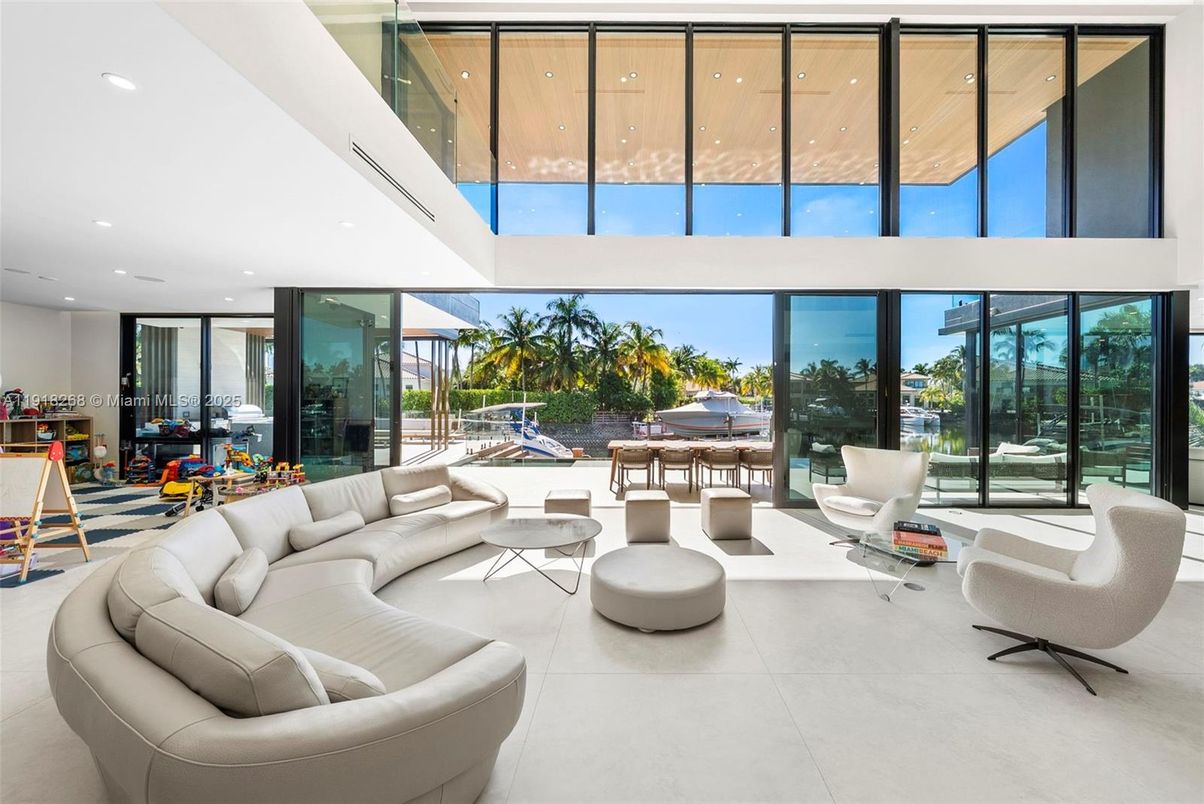 Interior, Living room, Recessed Lighting