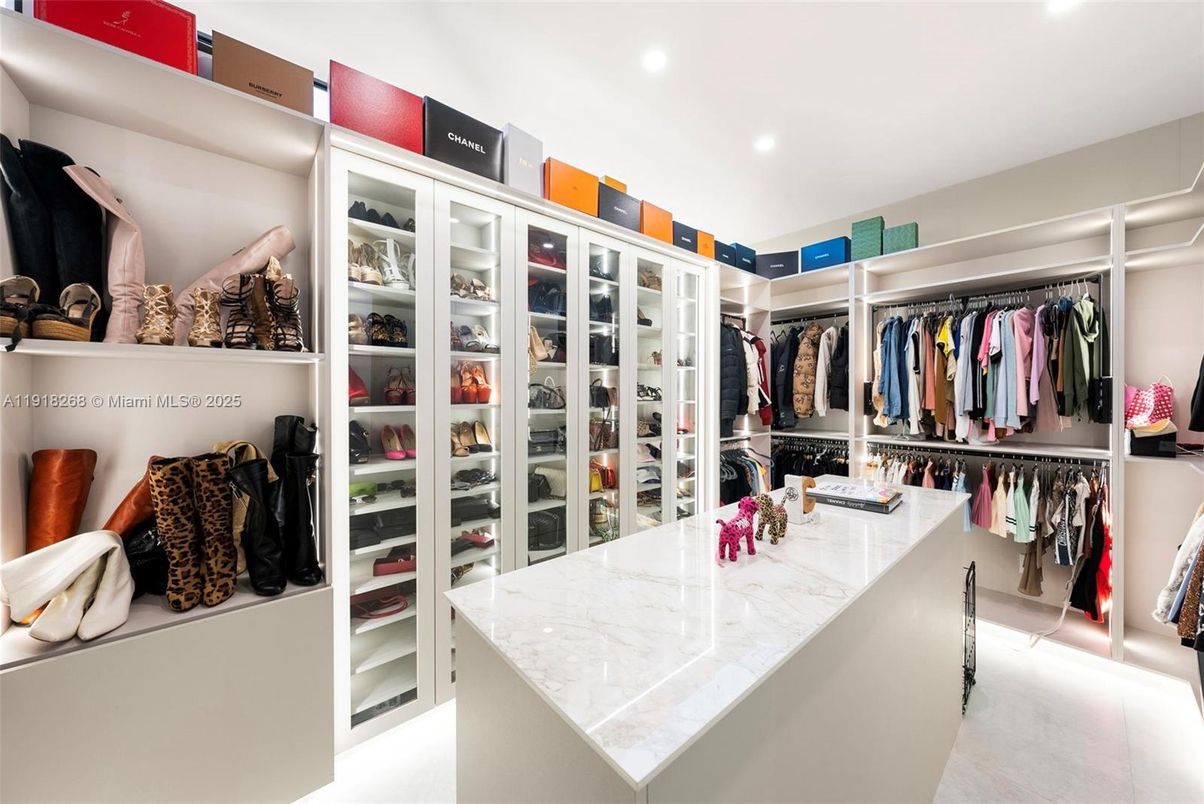 Interior, Recessed Lighting, Walk-in Closets