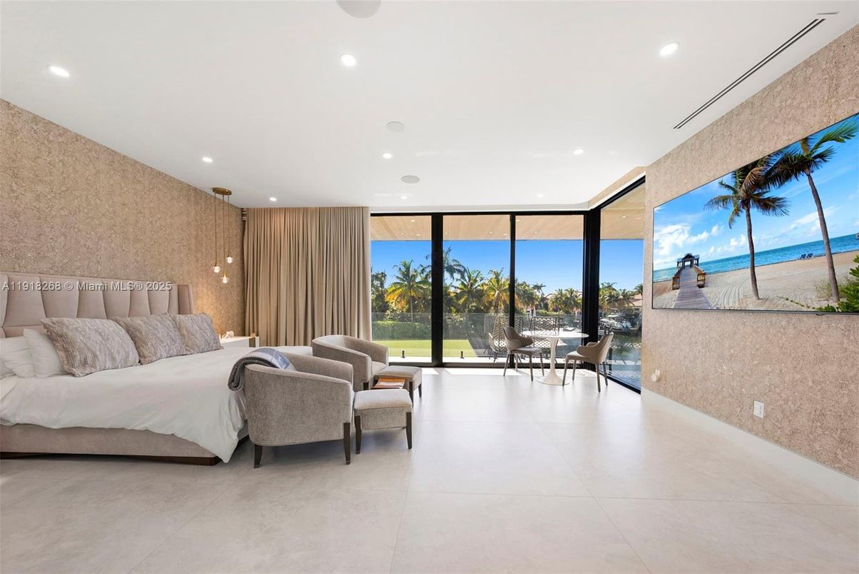 Bedroom, Interior, Pendant Lights, Recessed Lighting, Water