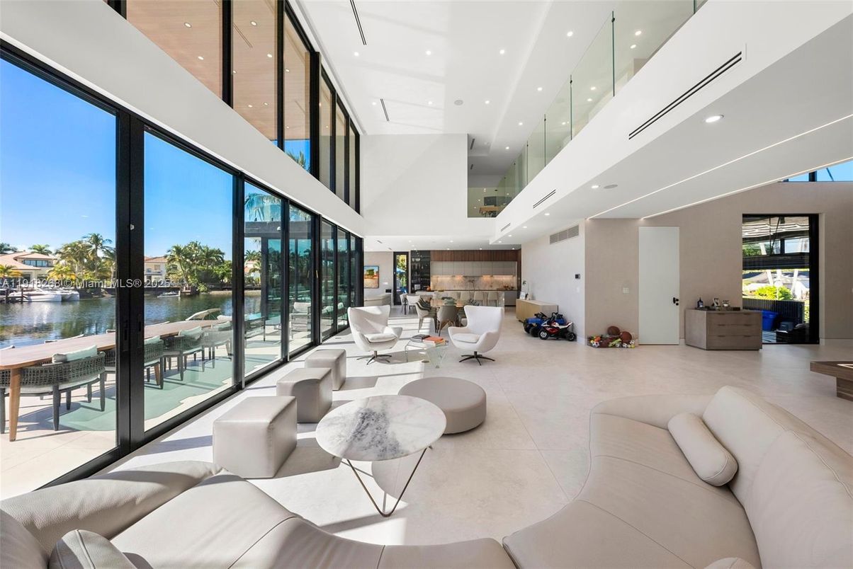 Interior, Living room, Recessed Lighting, Water