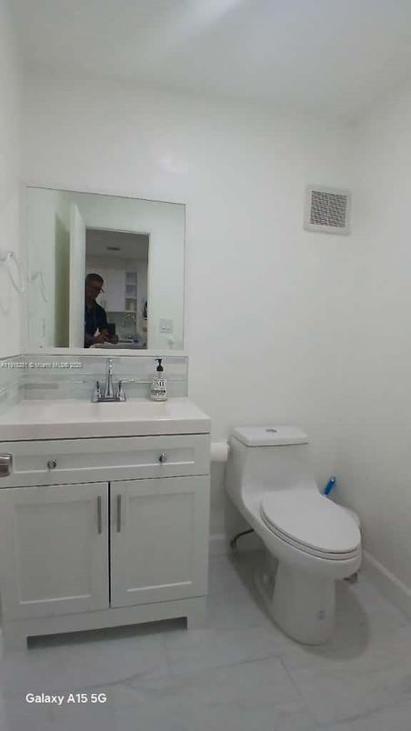 Bathroom, Dual Sink Vanities, Interior, Marble