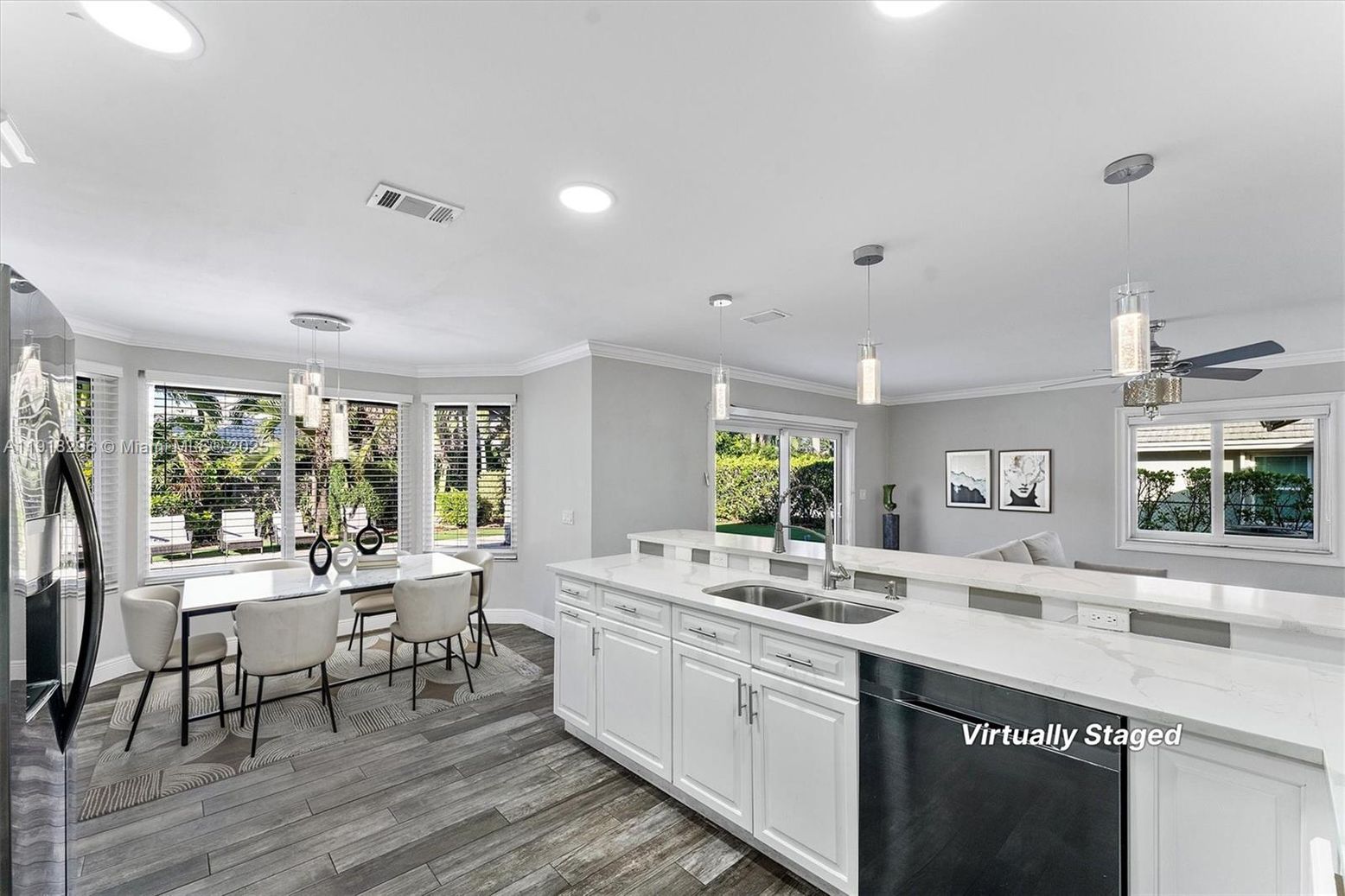 Dining room, Interior, Kitchen, Pendant Lights, Recessed Lighting, Wood Texture Flooring