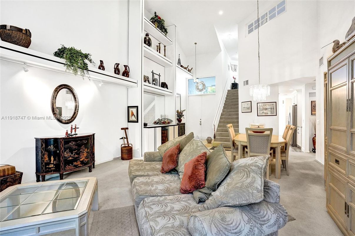 Chandelier, Dining room, Interior, Living room, Pendant Lights, Recessed Lighting