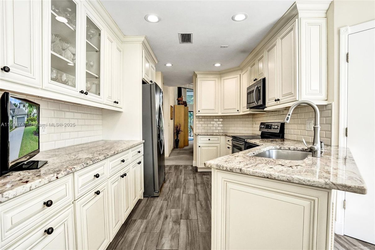 Interior, Kitchen, Recessed Lighting, Wood Texture Flooring