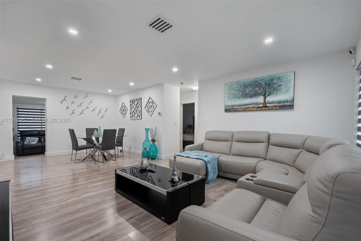 Dining room, Interior, Living room, Recessed Lighting, Wood Texture Flooring