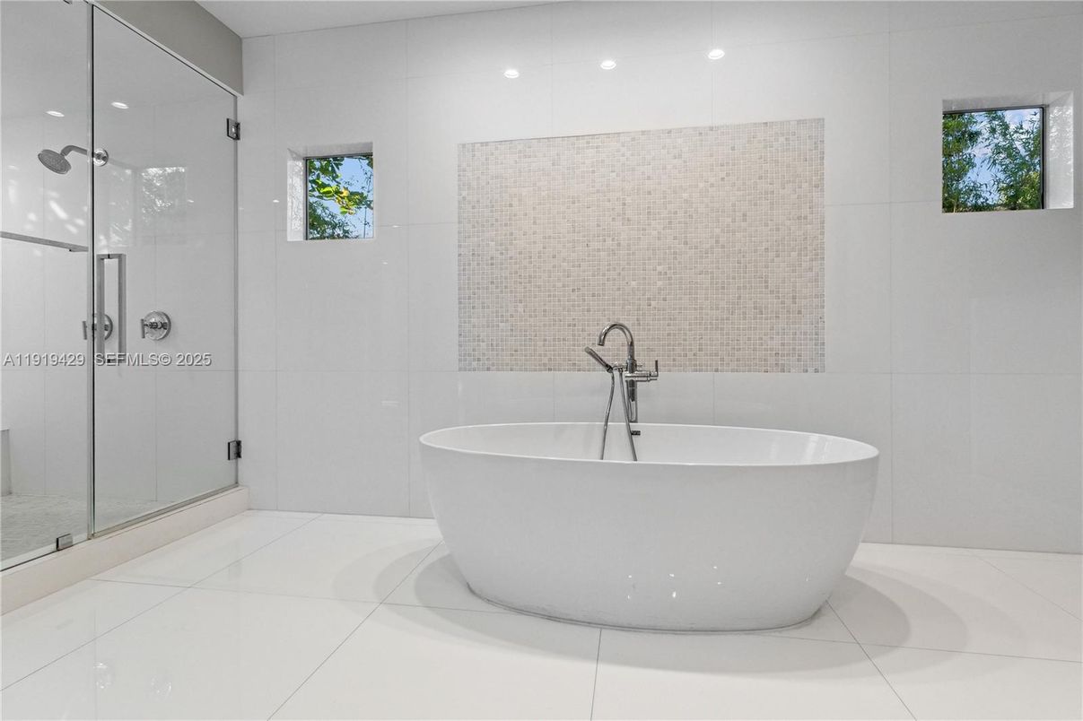 Bathroom, Free Standing Baths, Glass Shower, Interior