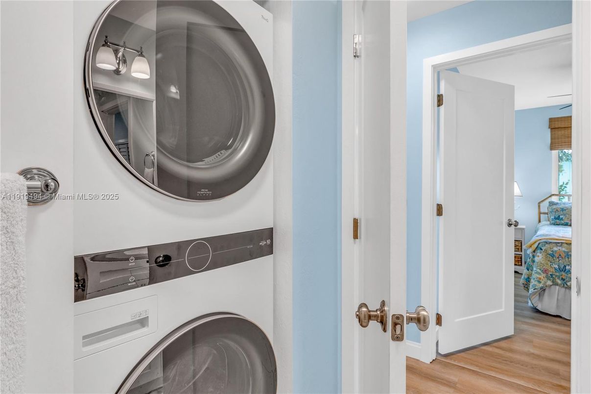 Interior, Utility Closets, Washer, Wood Texture Flooring