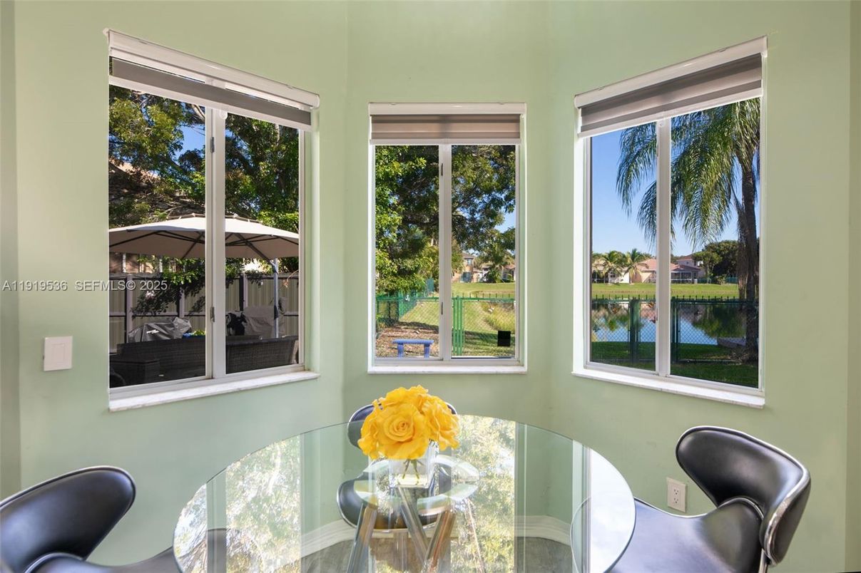 Interior, Sun Room, Water