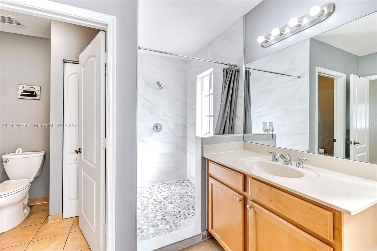 Bathroom, Interior, Marble Walls